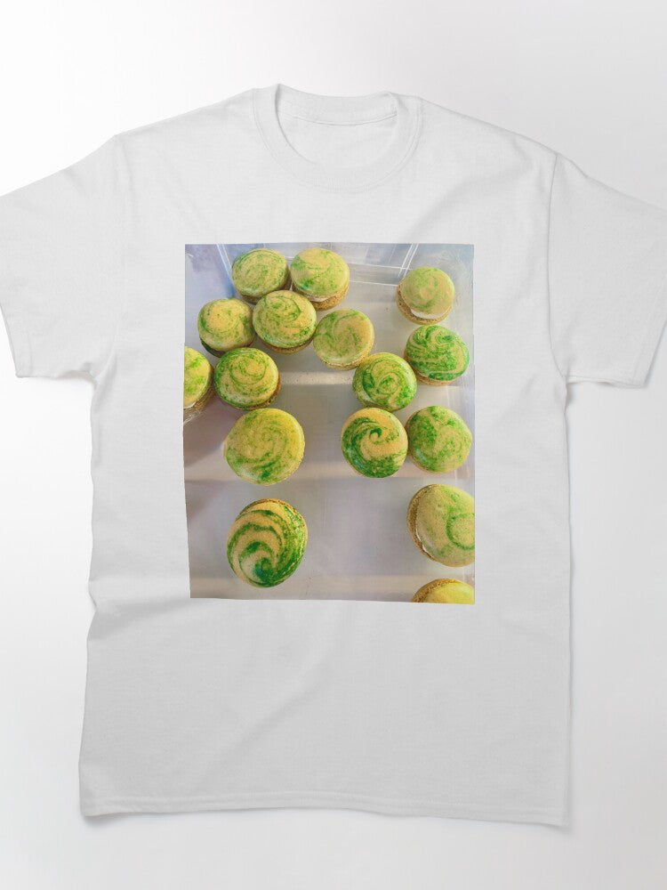 Matcha Macaron Swirl Graphic T-Shirt: Sweet Dessert Pastry Top